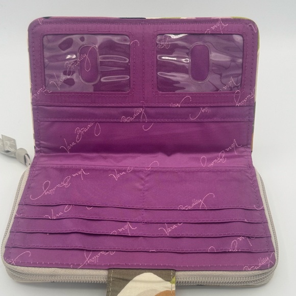 Vera Bradley Vintage Portabello Road Multicolor Floral Quilted Wallet - Picture 3 of 7